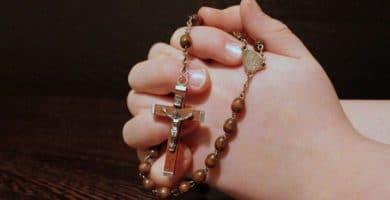 npau suav nrog rosary
